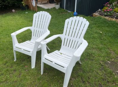 2 garden chairs