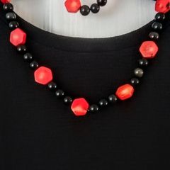 Coral and onyx bracelet and necklace set with 925 sterling silver clasp