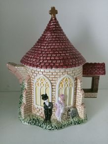 Novelty Collectors Leonardo Round Church Chapel Teapot