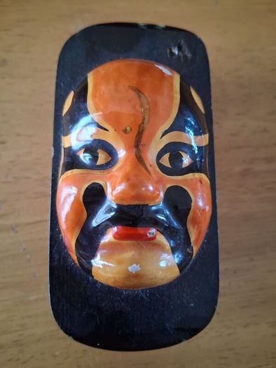 Peking opera mask brush