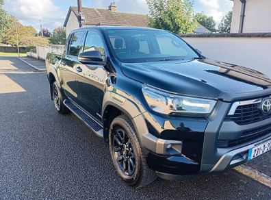 231 Toyota Hilux 2.8 Automatic Invincible x