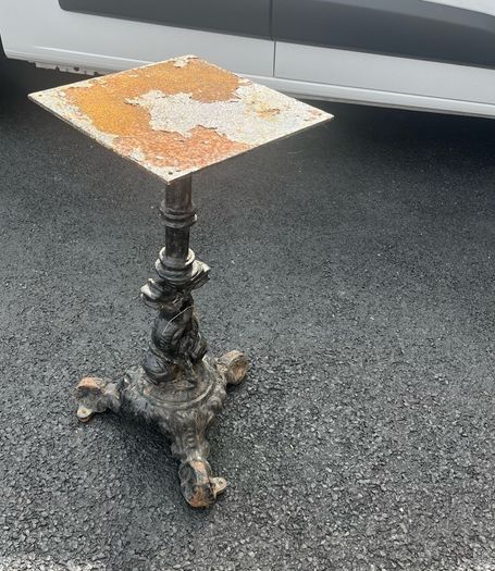 Cast iron table stand