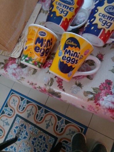 10 x various cadbury creme egg mini eggs flake mugs,retired