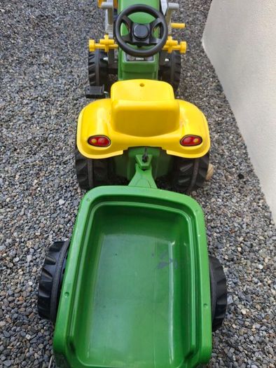 John Deere tractor and trailer