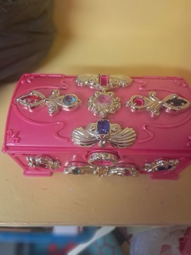 Jewellery box