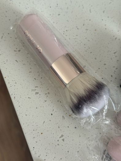 Face makeup brushes
