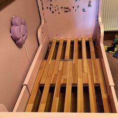 Ikea Busunge extendable bed