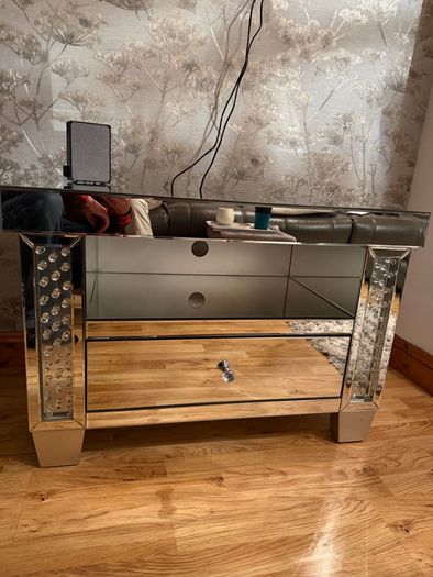 Mirror tv unit