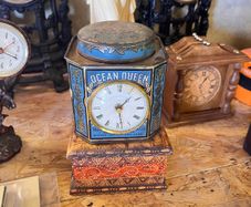 Clock tea caddy