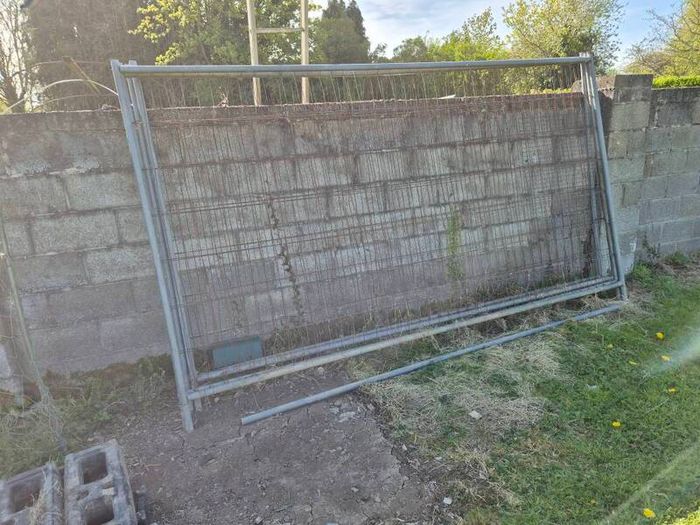 Chicken run,rabbit run