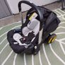 Doona car seat set Image 7