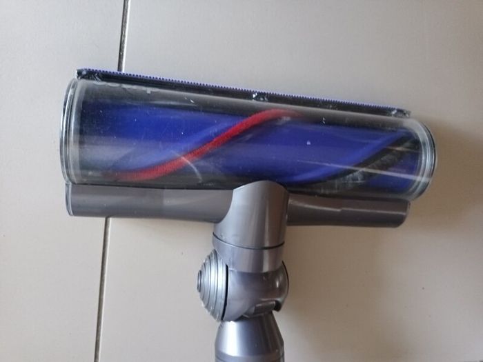 dyson v10 in great condition after full service done with fresh filter plus 2 motorheads