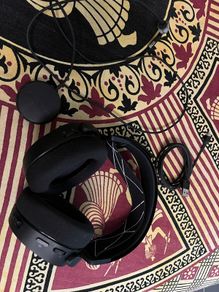 Wireless gaming headset