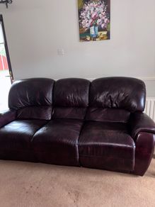 Leather recliner sofa