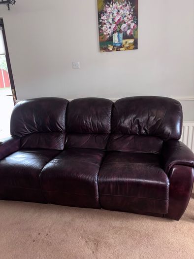 Leather recliner sofa