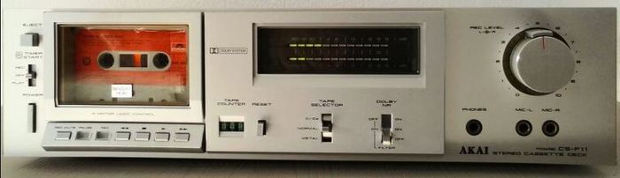 From 1982  Akai - CS-F11 Audio-cassette deck, working good.