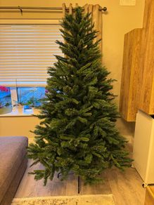 Christmas tree 6 ft