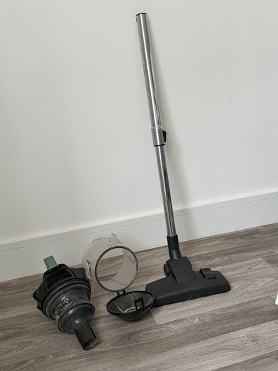 Salter Bagless Vacuum Cleaner