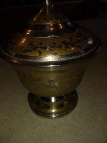 Vintage lovely brass pot and lid 15 cm. tall with lid &10.7cm. wide.