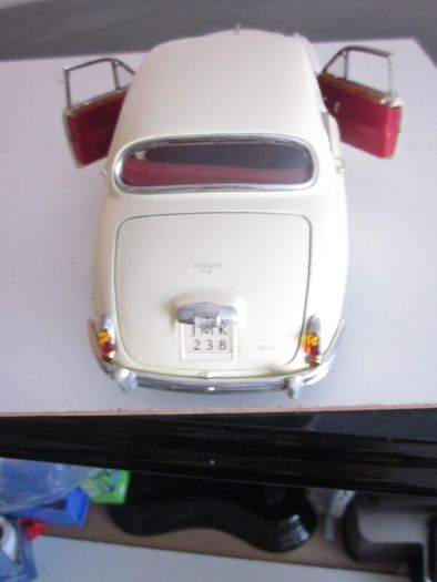 Maisto Jaguar mark ii 1959  Diecast Model Car 1/18