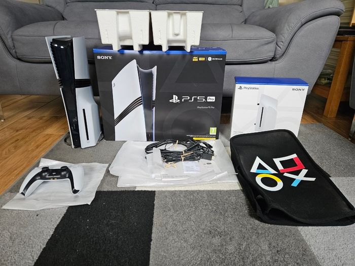 Ps5 pro + Disc Drive + Stand. Pristine Condition - Gta VI ready