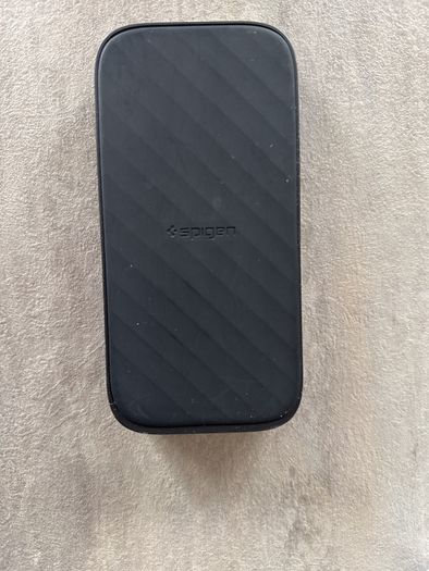 Spigen StediBoost wireless charger