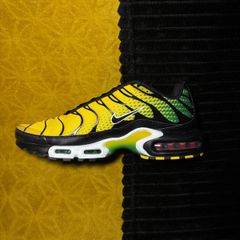 Nike Airmax plus varsity maize multiple sizes