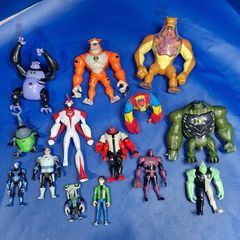 Ben 10 complete mixed figure bundle  14 figures total