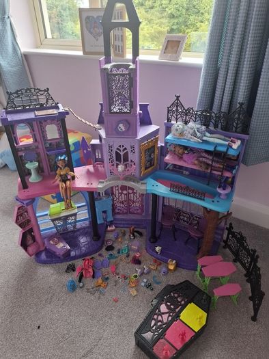 Monster High highschool