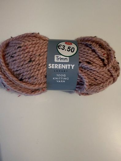 5 balls of blush pink yarn wool