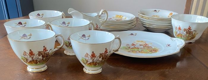 Royal Tara 20pcs Tea Set Rare Vintage Hunt Scene Pattern