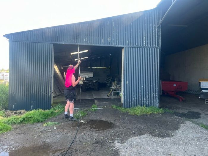 Farm shed painting