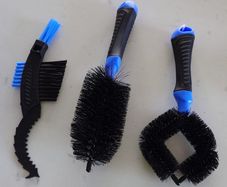 brushes and chain cleaning set