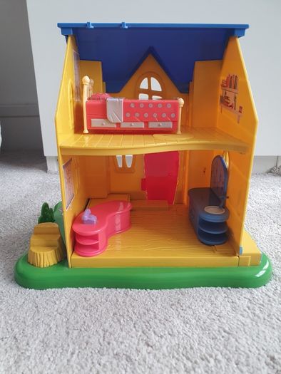 Doc McStuffins Clinic Doll House