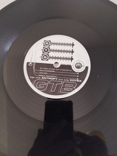 5e 12s >> house / techno / hip-hop / drum n bass / disco edits / breaks etc 12" clearance