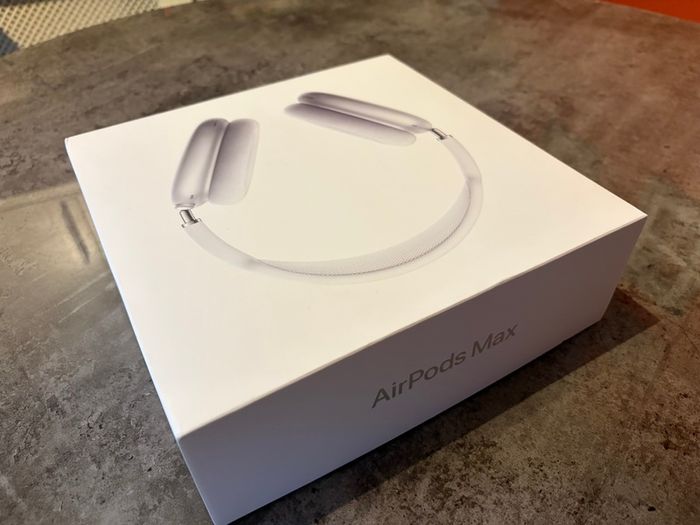 AirPods Max, Silver Lightning