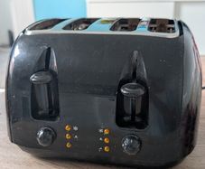 4-slice Russell Hobbs toaster