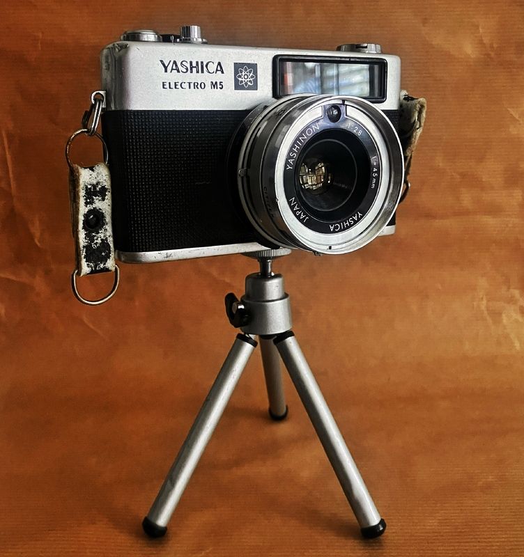 Yashica Electro M5【w/Yashinon/2.8/45mm】 Yashica Electro M5 Yashinon 2845mm 35mm Rangefinder Camera