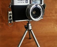 Yashica Electro M5 - Yashinon 2.8/45mm - 35mm Rangefinder Camera, serviced