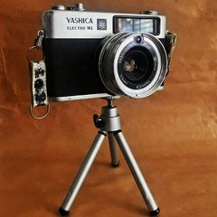 Yashica Electro M5 - Yashinon 2.8/45mm - 35mm Rangefinder Camera, serviced
