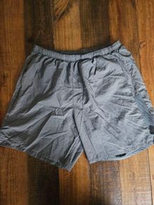 nike shorts size L