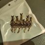 Collection of brooches new 10e each Image 8
