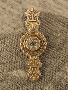 Antiquitie Victorian-style 9c Gold Broach.