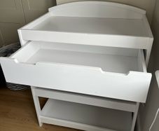 Changing table