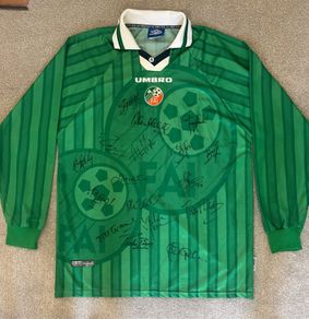 Umbro 1998-00 Signed Republic of Ireland Jersey