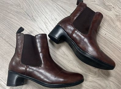 Brown Boots - FREE