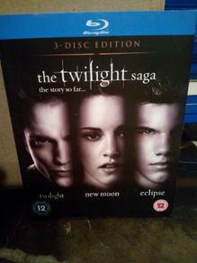 The Twilight Saga Blu-ray 3 Discs Twilight New Moon Eclipse Robert Pattinson Kristen Stewart Vampire Movies