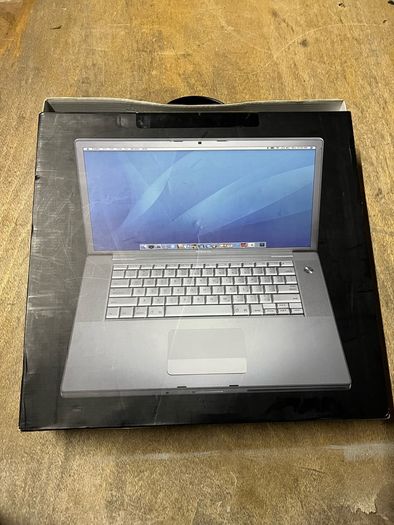 MacBook Pro Apple 15 "empty box