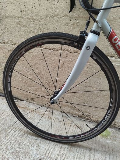Road Bike - Genesis Equilibrium