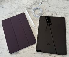 Apple iPad Air 5th Gen 2022 Starlight 256GB